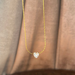 Heart solitaire necklace