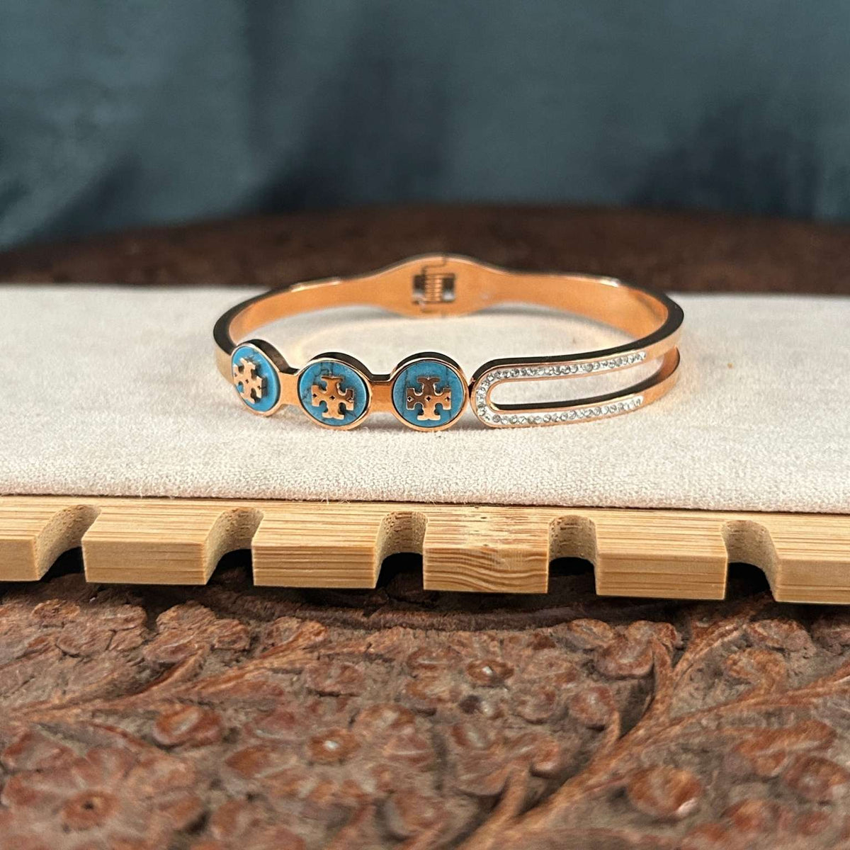 Tory diamond kada