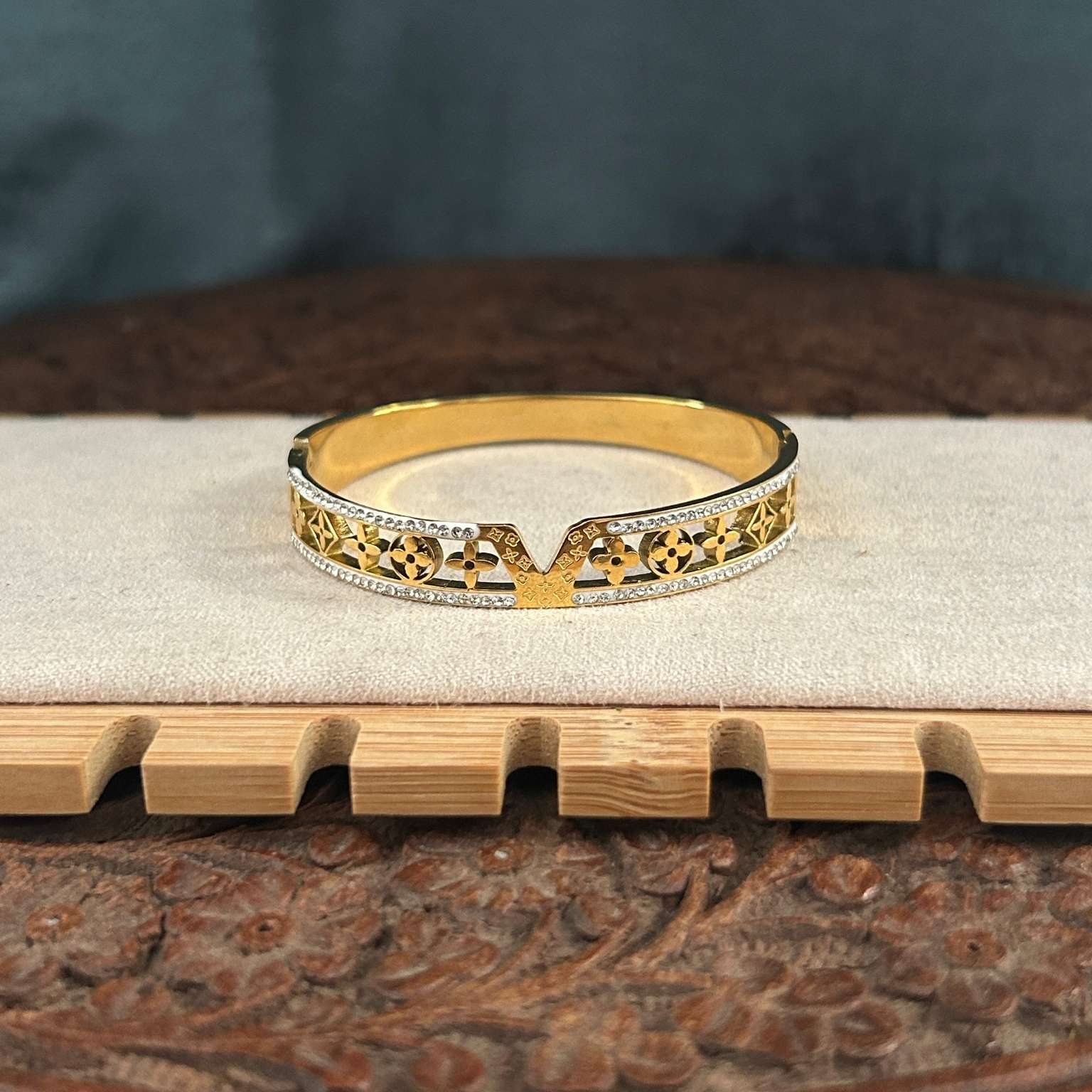 V diamond Baby size kada
