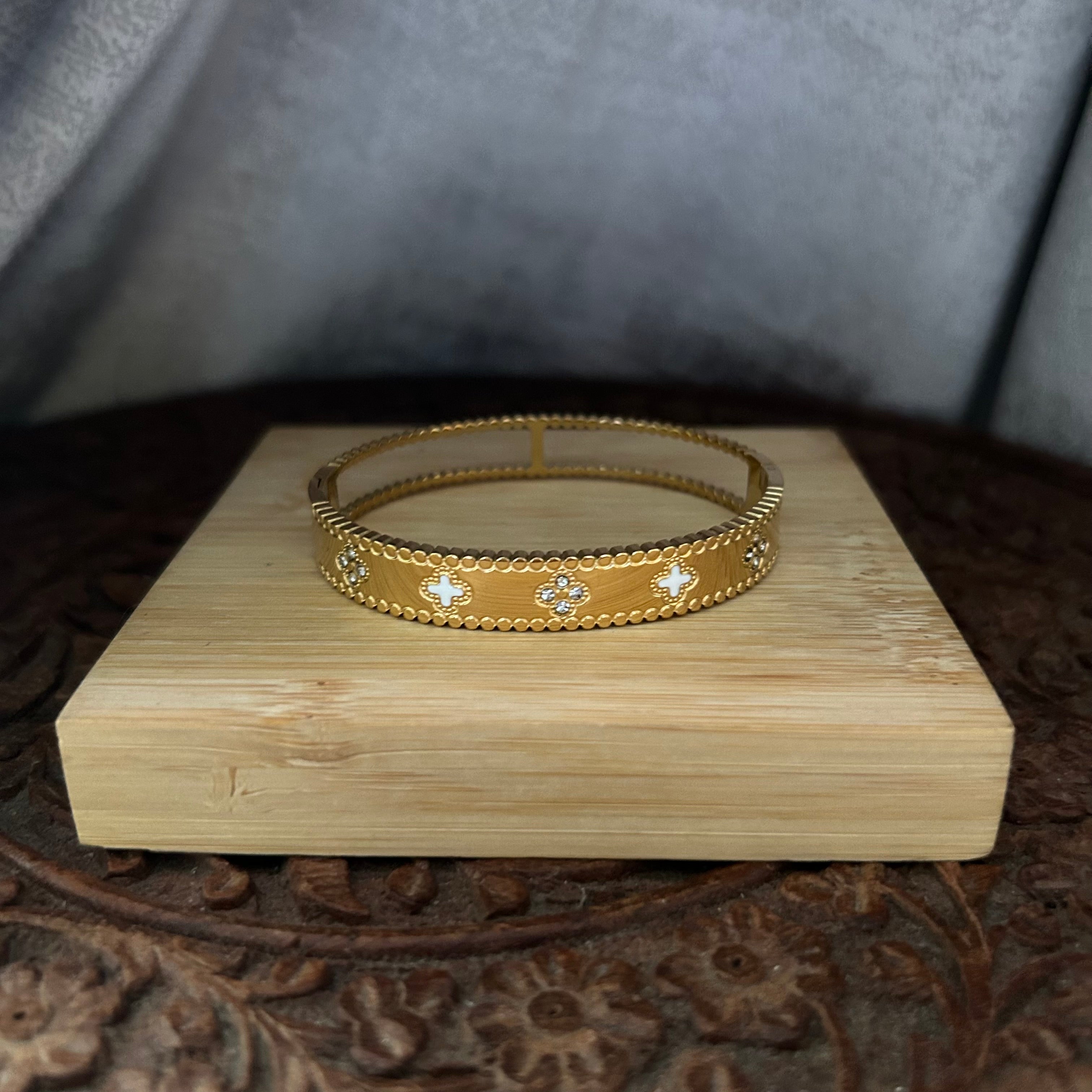 Clover kada