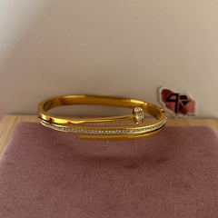 Nail diamond baby size kada