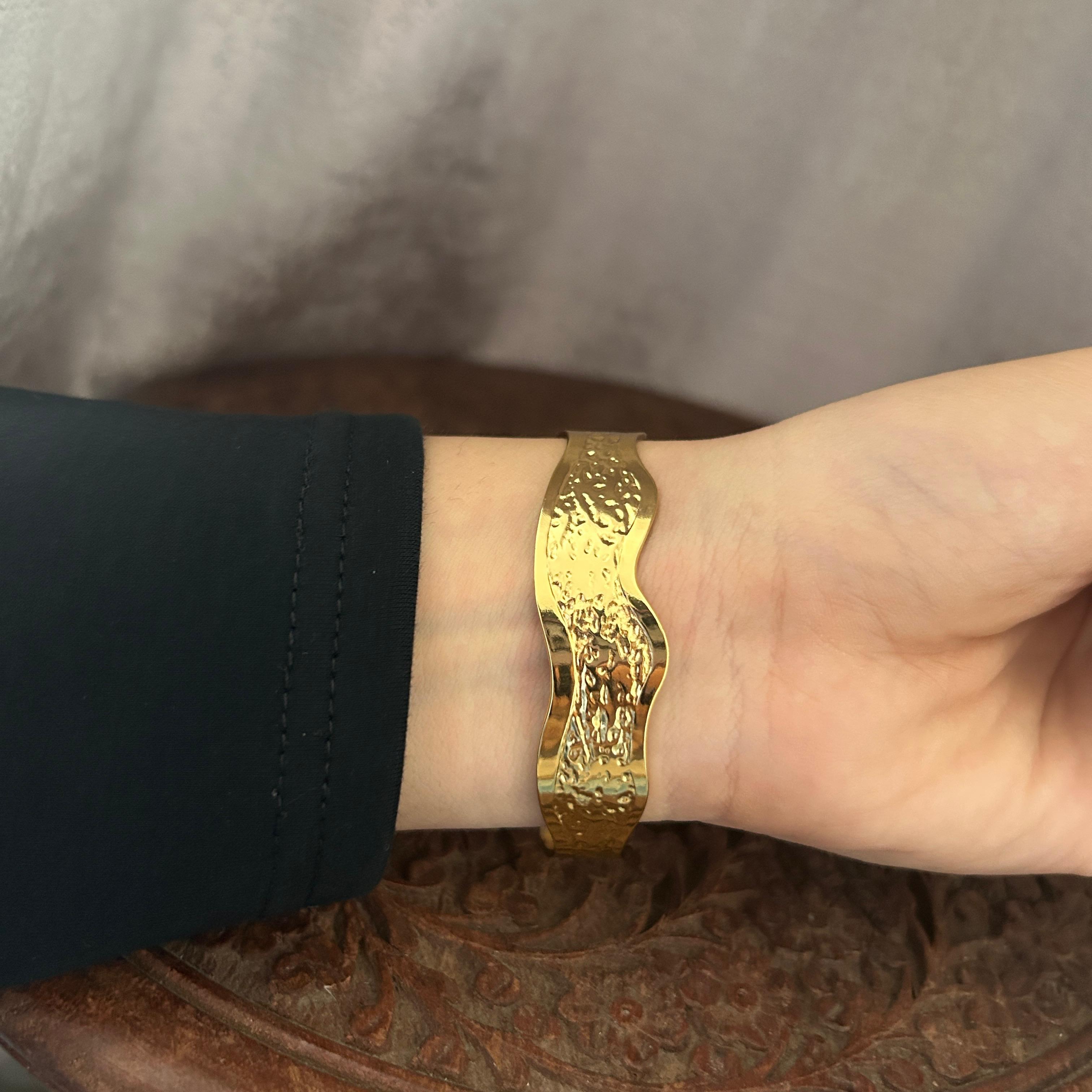 Uneven Cuff Kada